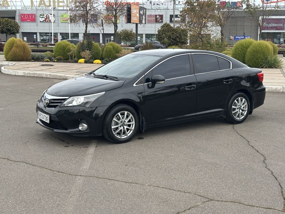 Toyota Avensis 2012