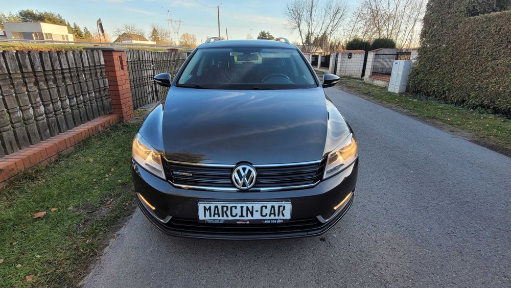 Vw passat 1.6 d 105 KM Alu Klimatron Panorama Szyberdach Navi Serwis !