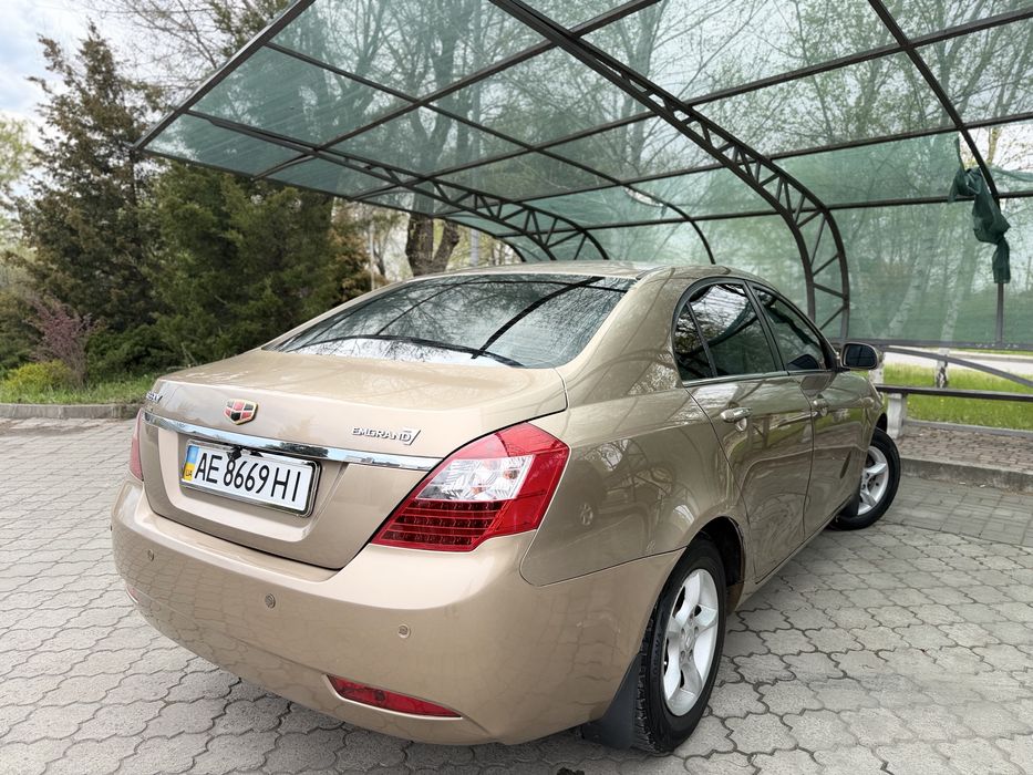 Geely Emgrand EC7 2013 год 1.8 ( 123.000 пробега ) не крашен
