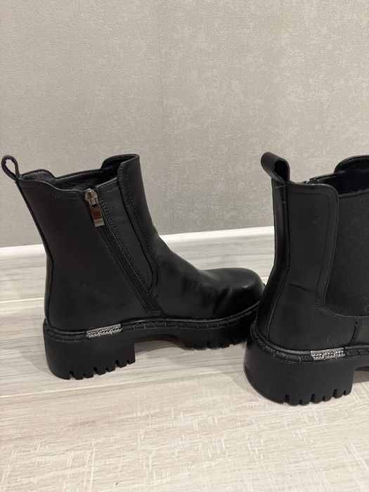 Кожаные ботинки