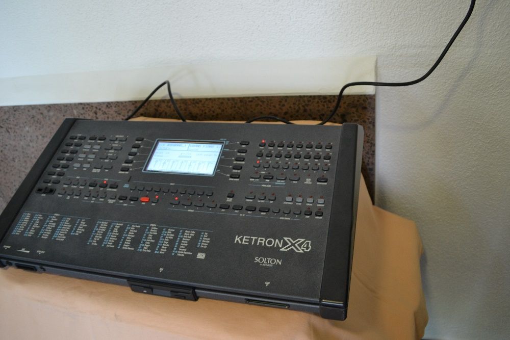 Caixa de ritmos - Módulo ketron X4 Solton