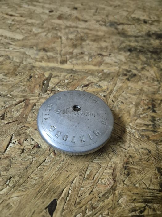 Korek nakretka zbiornik paliwa Simson