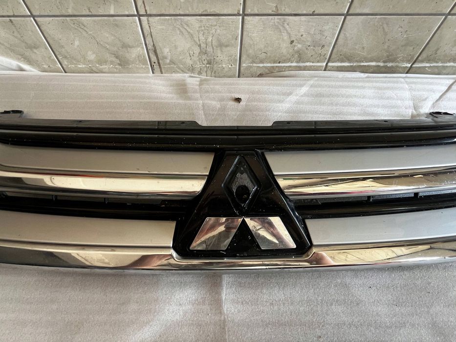 Atrapa chłodnicy (grill) Przód Mitsubishi Outlander 2017