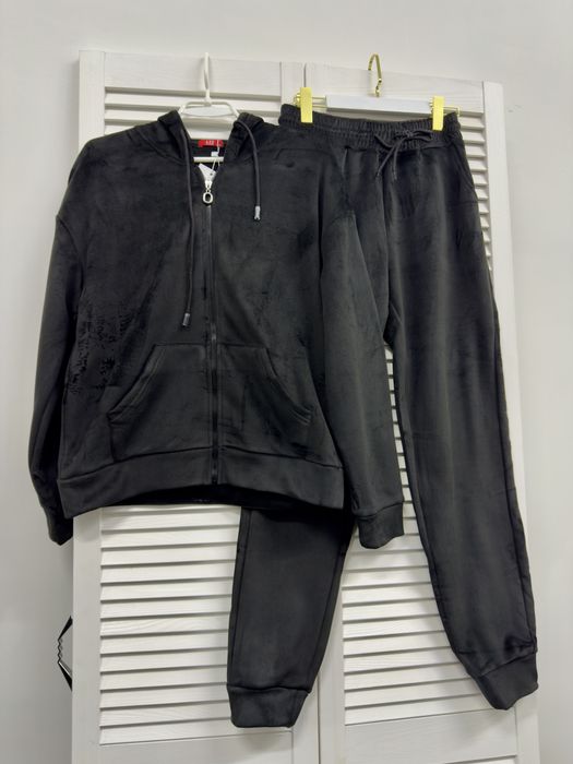 Теплий костюм з мікровельвету