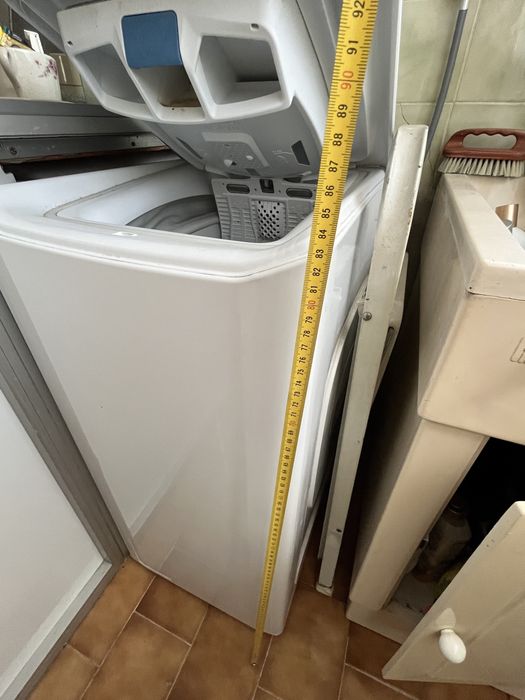Máquina de Lavar Roupa Candy Smart Touch 8kg 1200rpm – Excelente Estado