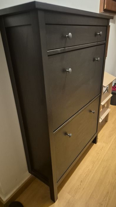 Sapateira Preta Ikea
