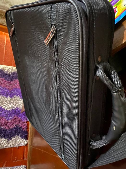 Сумка для ноутбука плотна