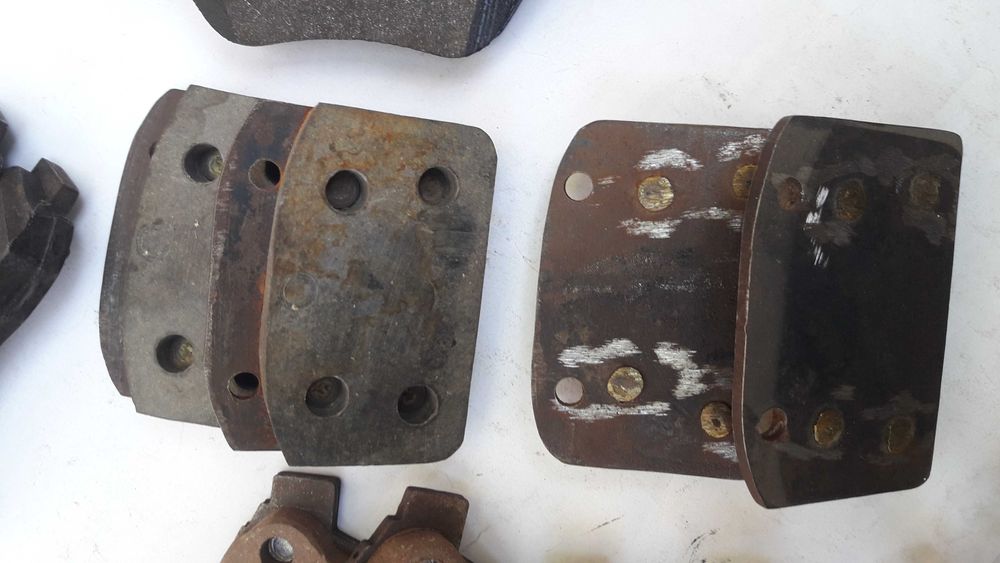 Тормозные колодки передние Opel, Toyota, ВАЗ, Nissan, BMW б/у.