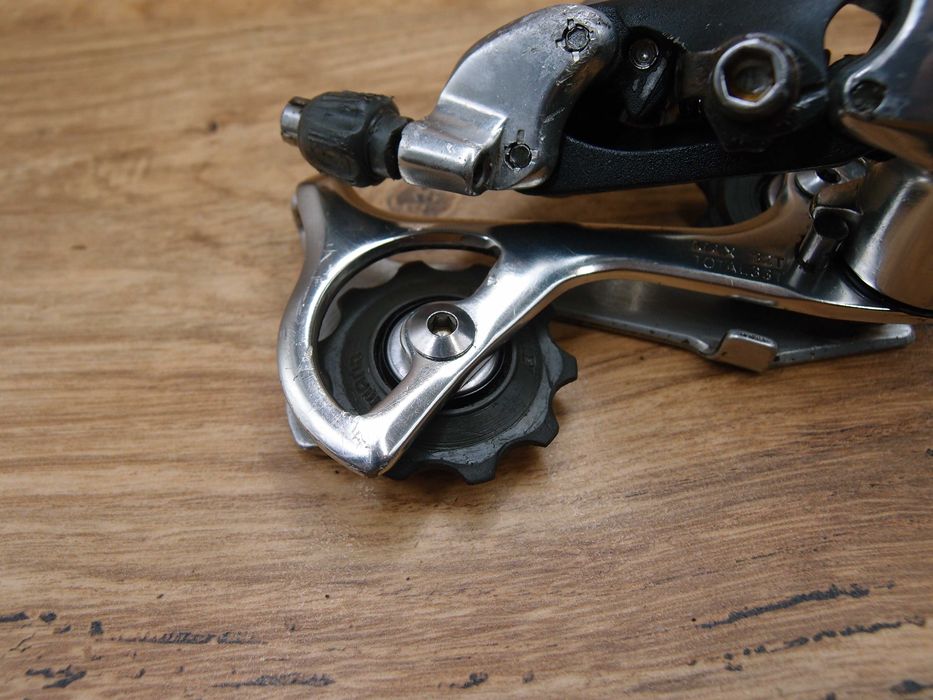 tylna przerzutka Shimano Deore XT RD-M739 średni wózek 8 rzędów retro