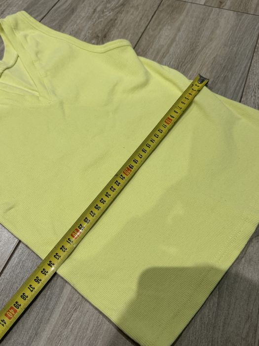 Майка лимонного кольору