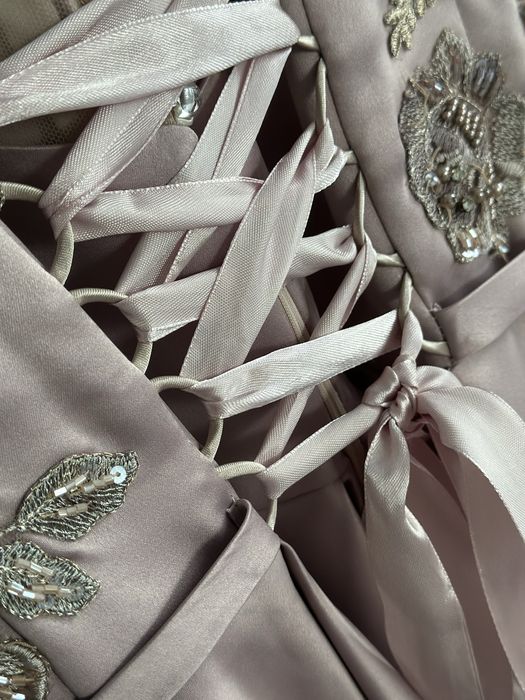 Сукня на випускний вечір