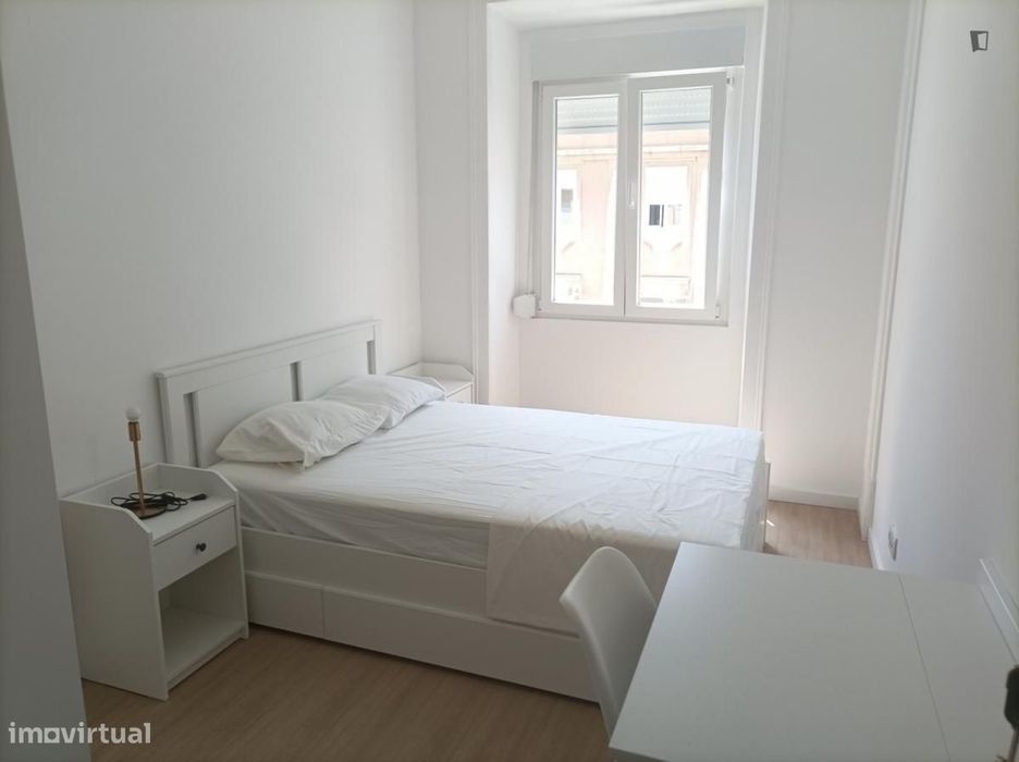 Quarto - localizado em Alameda Lisbon