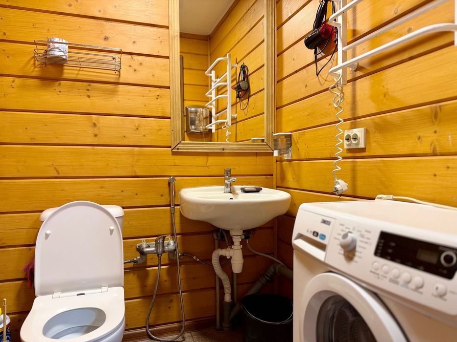 Подобово та погодинно/Осещина з виходом на воду: баня, басейн у ціні +