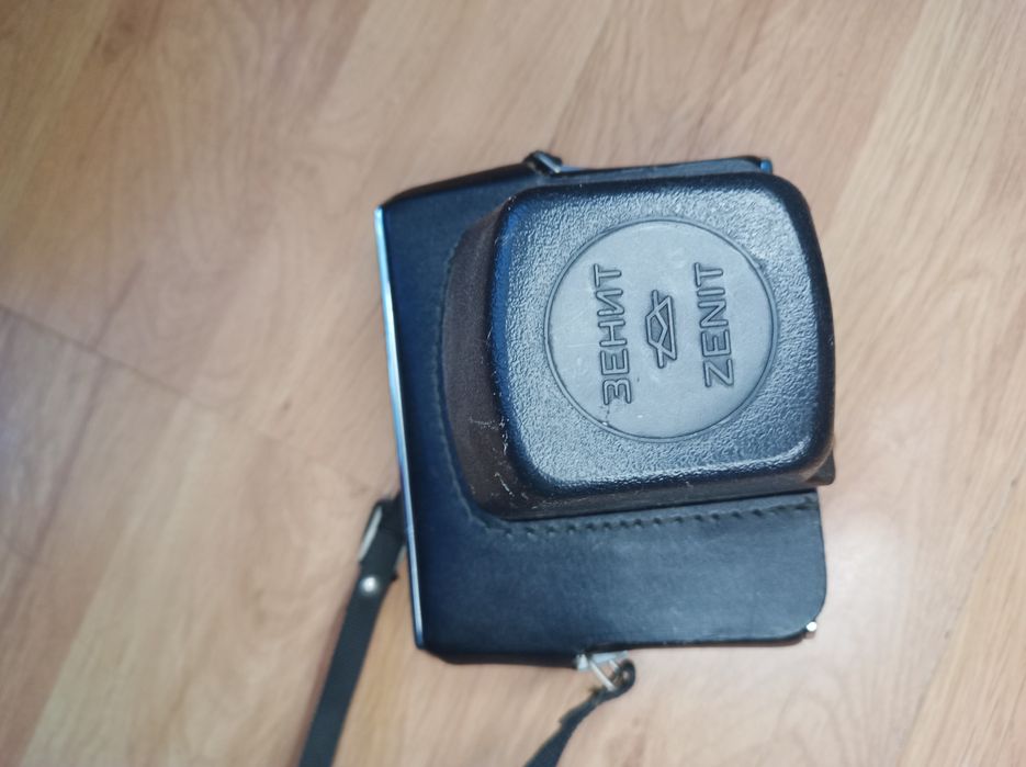 Aparat Zenit i wraz z lampa błyskowa