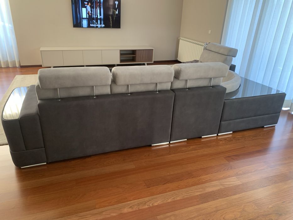 Sofa ,cadeiras , mesa 2 metro por 1 m , movel tv e mesa de centro