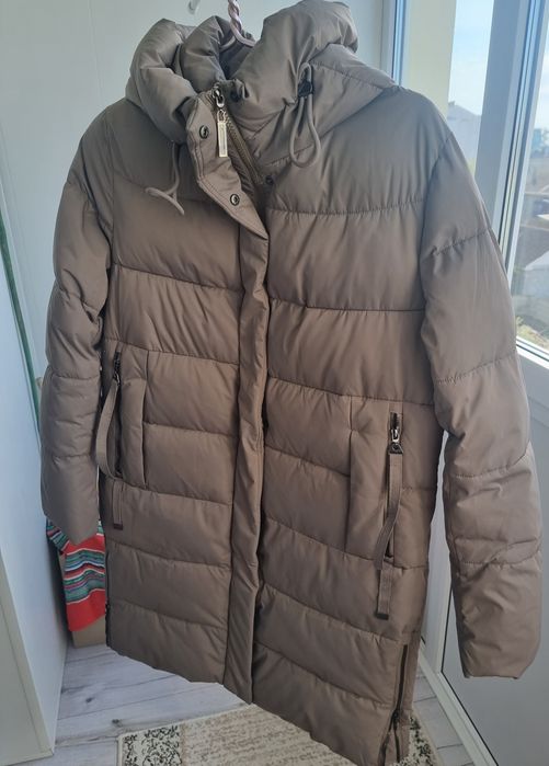 Пуховик новий, продам за 4500гривень.
