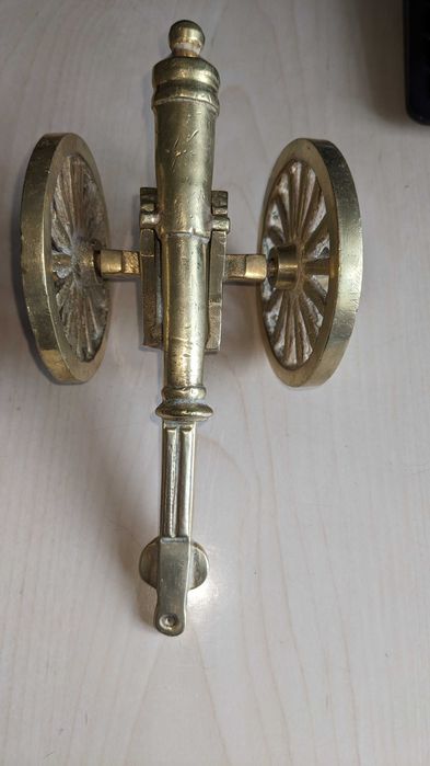 Replika armaty, mosiądz