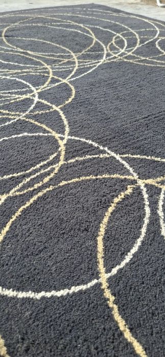 Tapete de sala preto