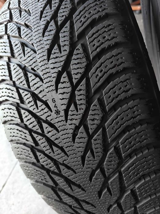 Шини зимові R18 235 55 Nokian Hakkapeliitta R3 SUV
