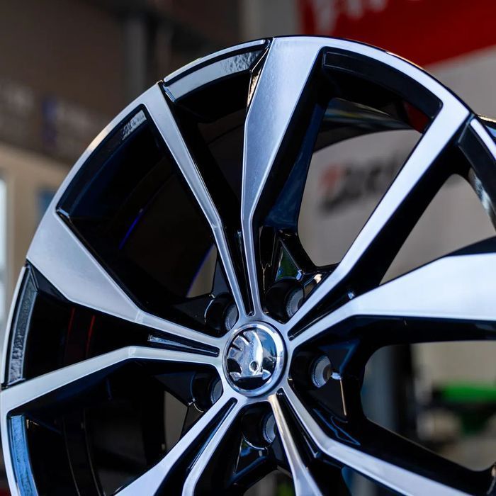 NOWE ORYGINALNE Felgi aluminiowe 18" Skoda Fabia RS Scala Kamiq