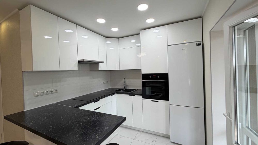 2-кімнатна квартира на Вишеньці з власним двором та паркомісцем