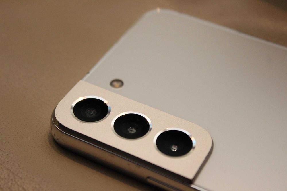 Samsung Galaxy S22+ S22 PLUS 8 / 128 GB