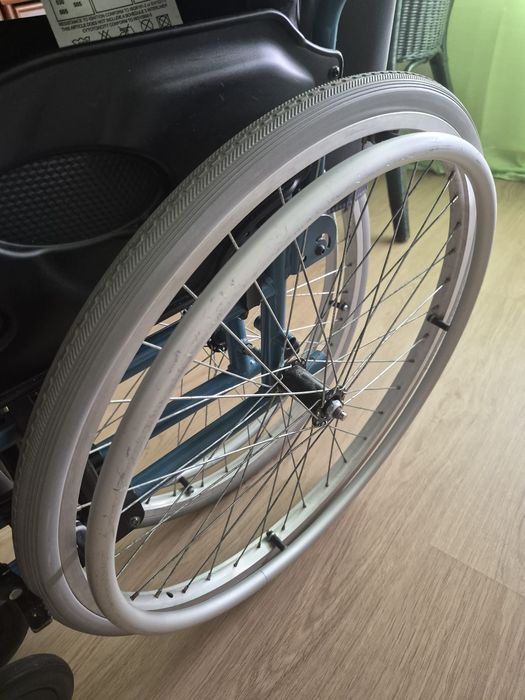 Cadeira de rodas dobrável Invacare Action 1R