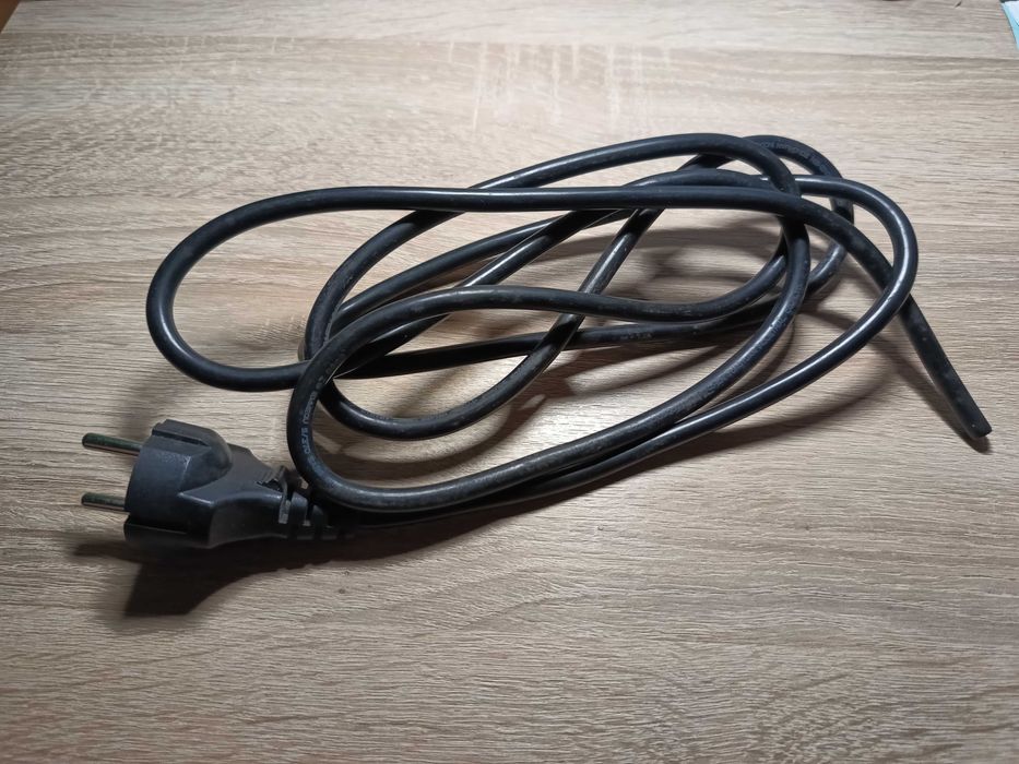 Przewód elektryczny z wtyczką , przyłączeniowy