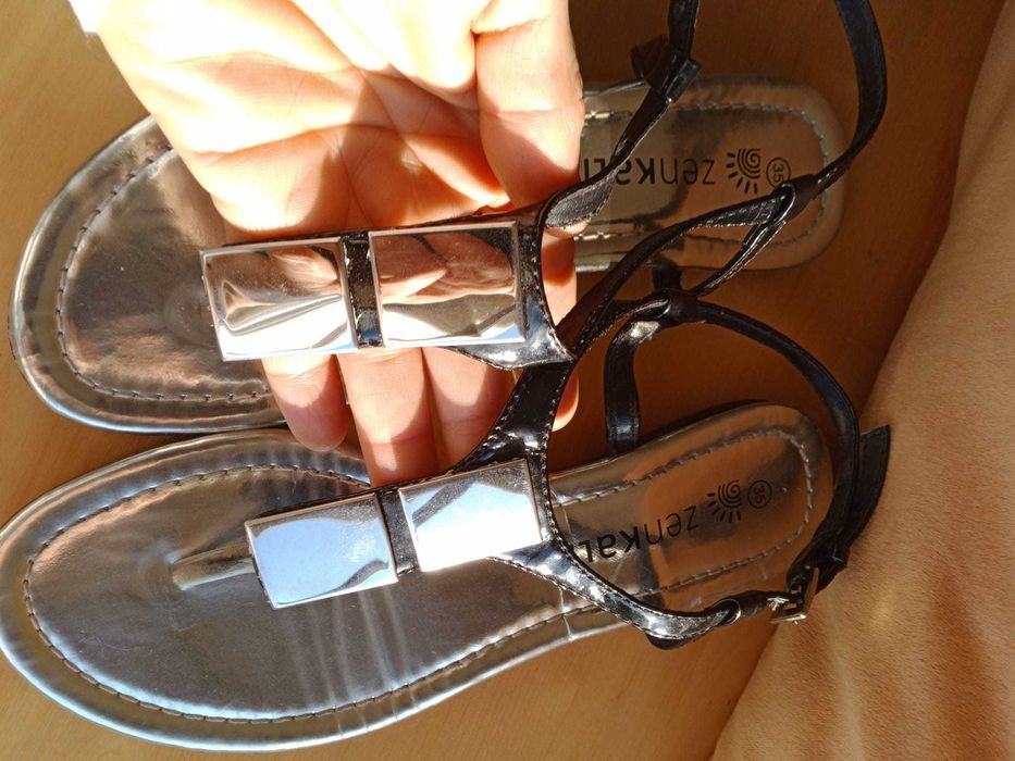 Sandália rasteira Zenkali - 35, linda!