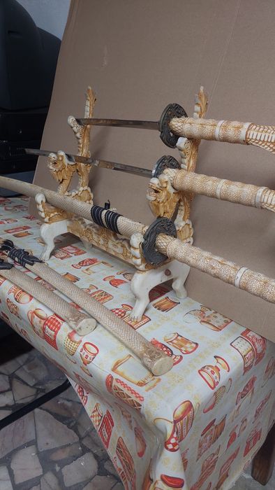 Katanas decorativas