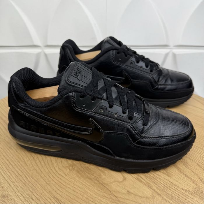 Оригінальні кросівки Nike air max