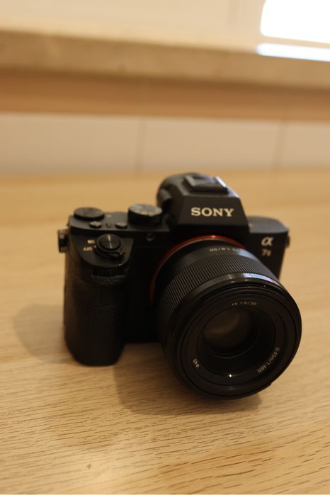 Sony a7ii + FE 50mm F1.8 +lente polarizado