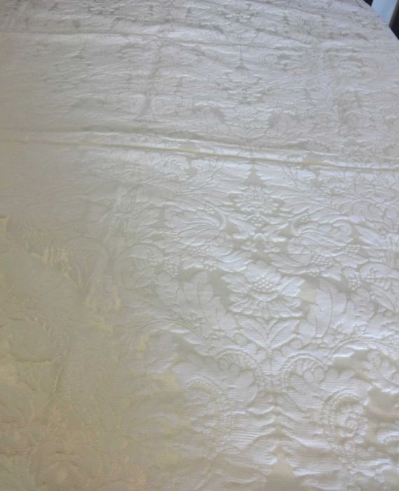 Colcha Branco Pérola Estampado Trabalhado NOVA