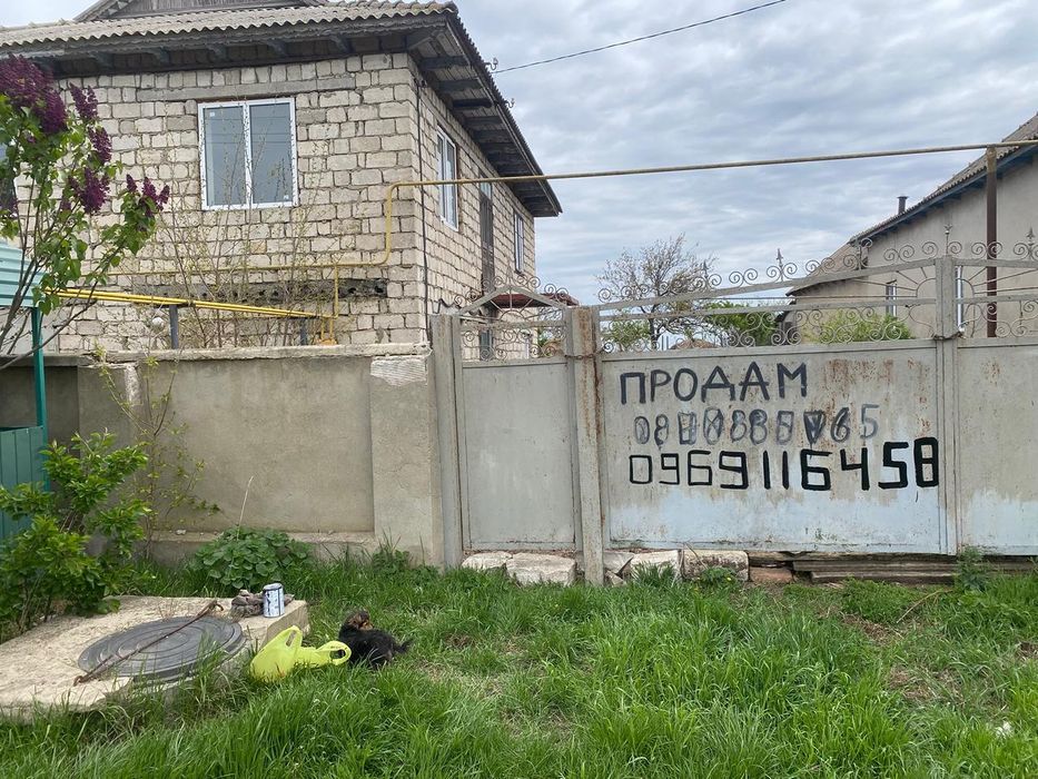 Продаж будинку 166 м² (2 поверхи) з гаражем, ділянкою 6 соток, газом та пластиковими вікнами.