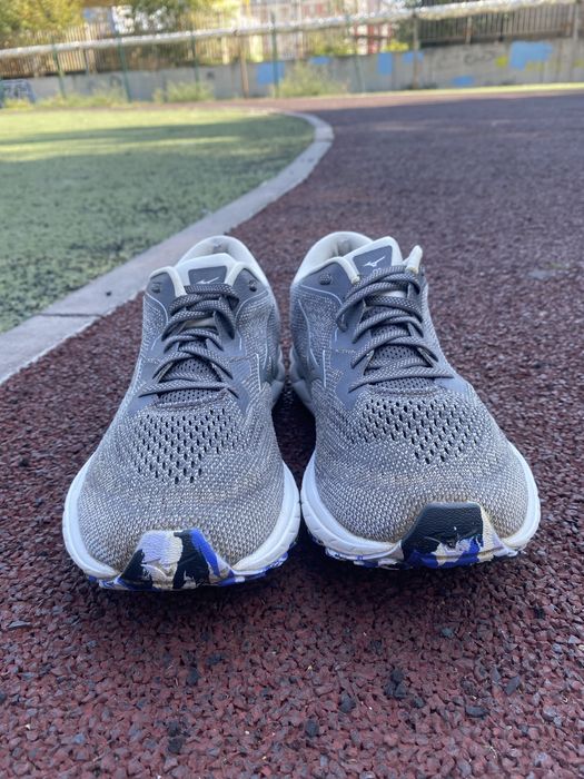 Оригінальні кросівки mizuno wave skyrise 4 сірі р39/26см