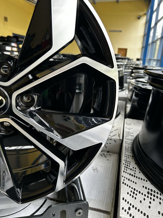 Nowe felgi aluminiowe Toyota 17 cali