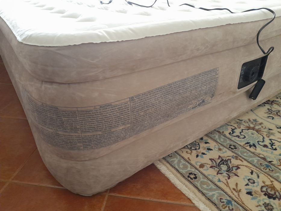 Colchão insuflável duplo 150 x 200 x 49 cm com bomba