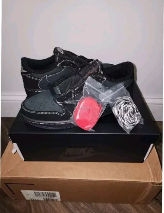 Os Air Jordan 1 Low x Travis Scott “Black Phantom”