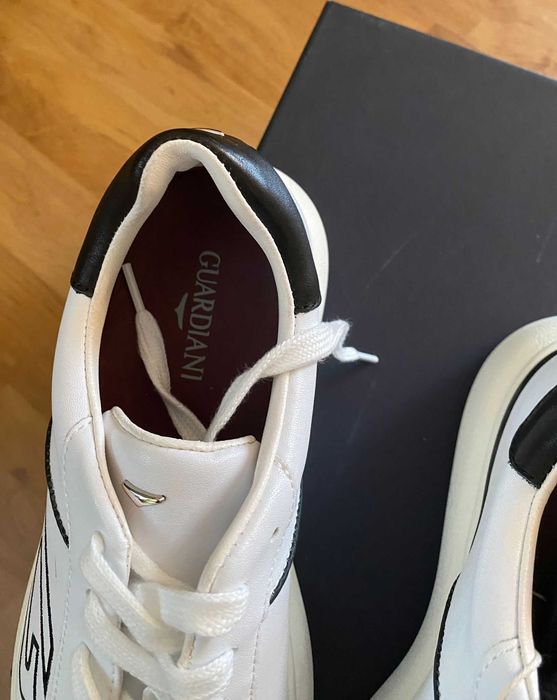 Sneakersy GUARDIANI  KING Białe