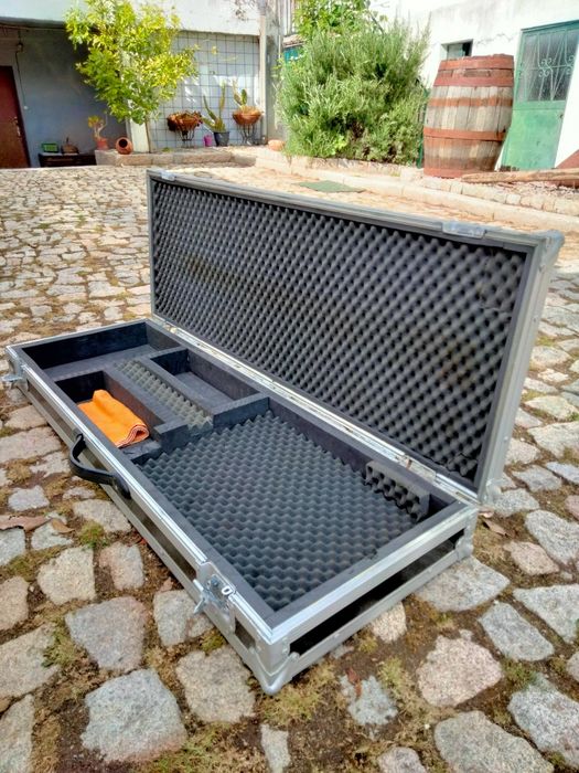 Hardcase de transporte (baixo ou guitarra)