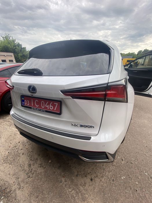 Продам Lexus 2019 2.5 гибрид