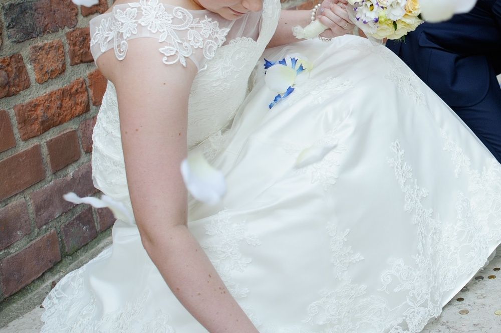 Suknia ślubna w rozmiarze 36-40