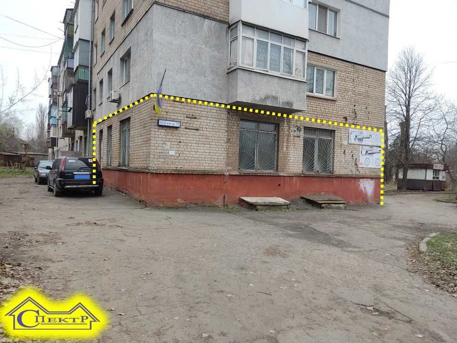 87,9кв.м. приміщення  великий фасад для реклами.
