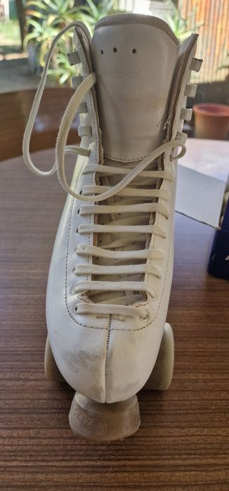 Patins profissionais de patinagem artista