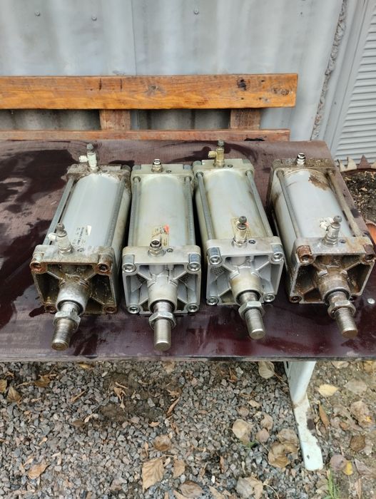 Продам б/у пневмоцилиндр CAMOZZI 40М2L125A0150