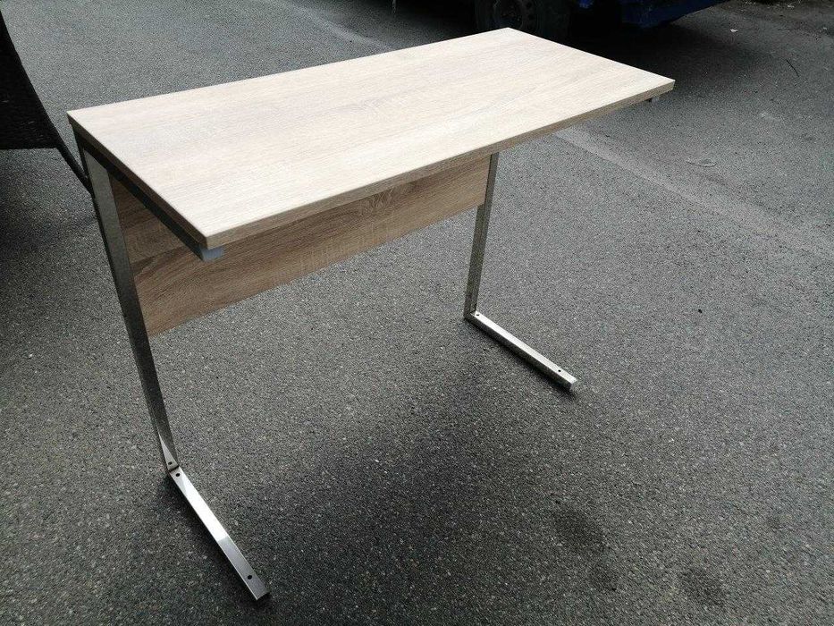 Продам компьютерный стол.