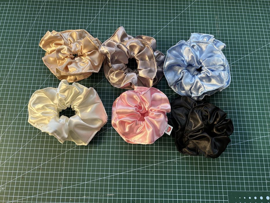 Gumka scrunchie rozmiar MINI satyna