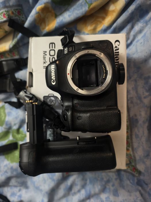 Canon 6d mark ii + бат.блок отличное состояние