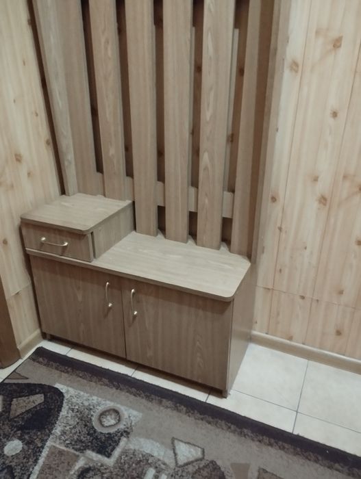 Прихожа(тумбочка+вішалка)