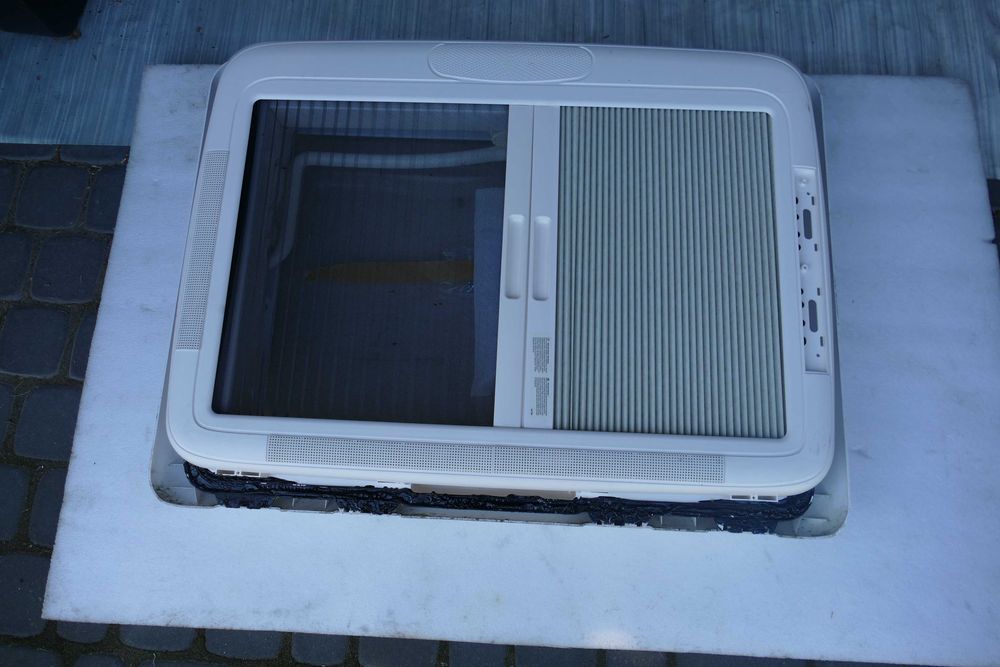 Okno dachowe Midi Heki Dometic 70x50